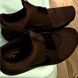 COPY - Women’s Nike AD comfort running shoes brand new never worn. Black size 6